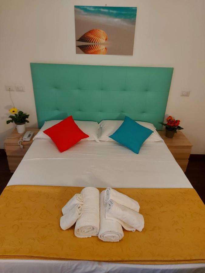 Hotel Senza Pensieri Riccione Kültér fotó