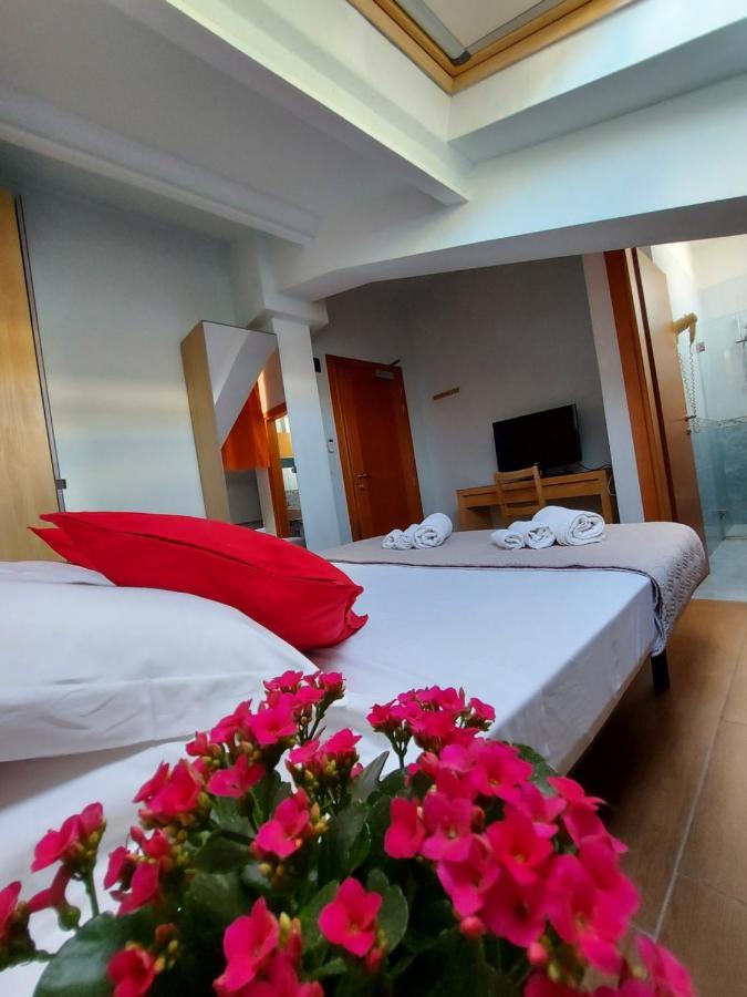Hotel Senza Pensieri Riccione Kültér fotó