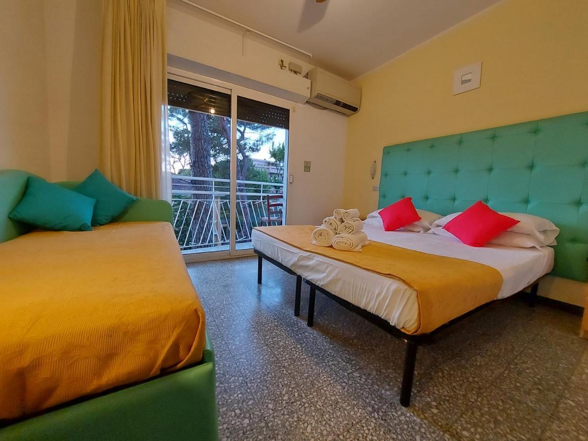Hotel Senza Pensieri Riccione Kültér fotó