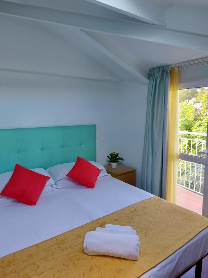 Hotel Senza Pensieri Riccione Kültér fotó