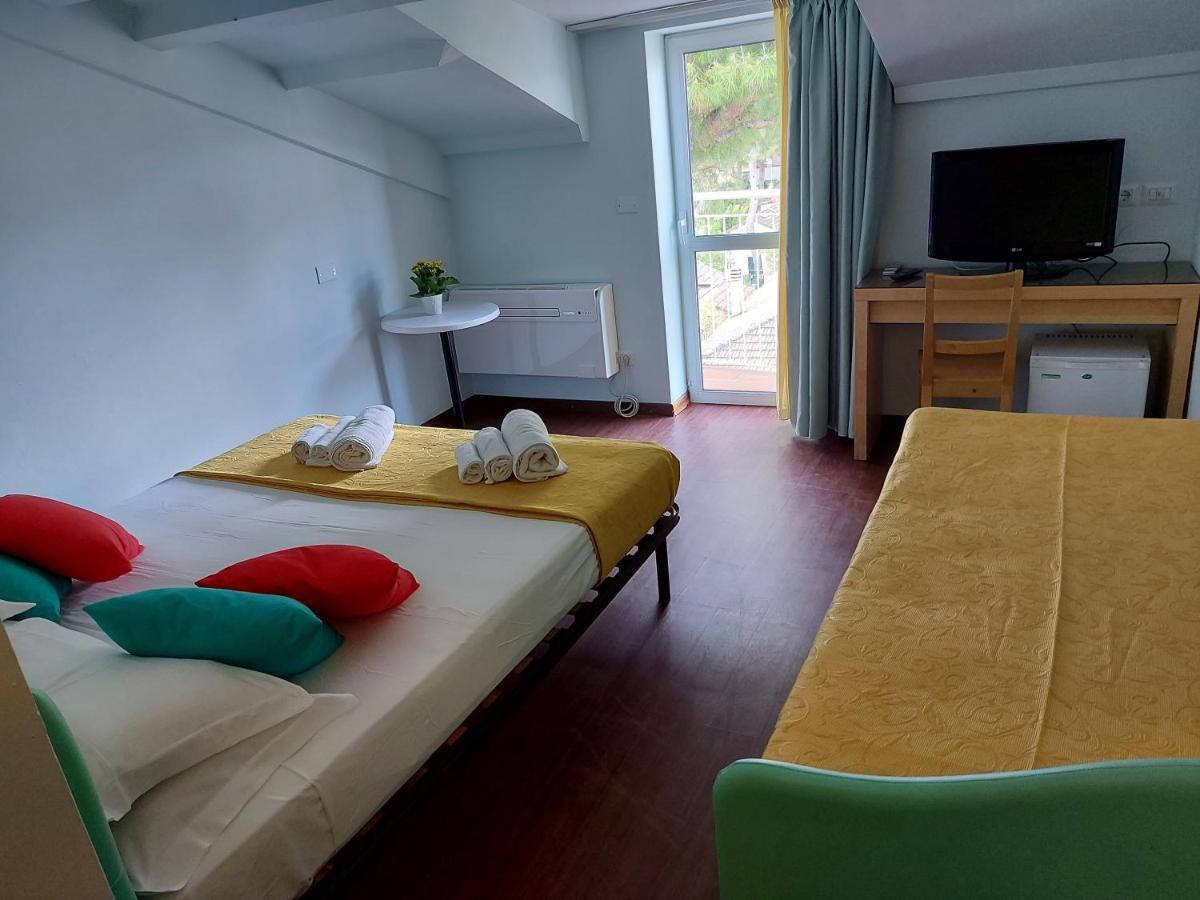 Hotel Senza Pensieri Riccione Kültér fotó