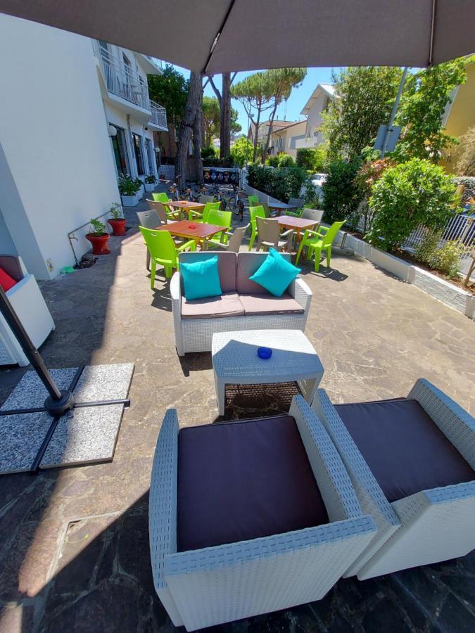 Hotel Senza Pensieri Riccione Kültér fotó