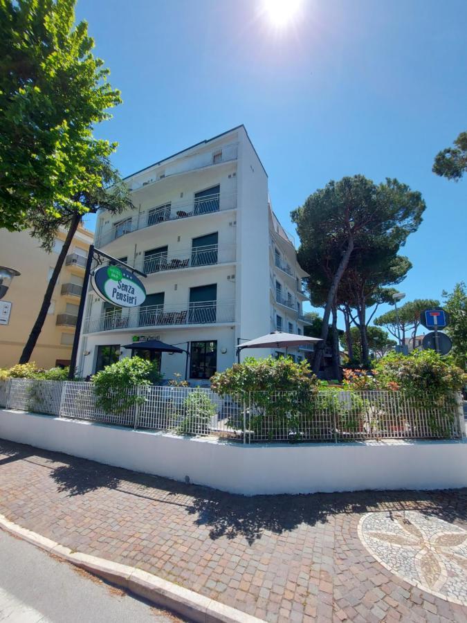 Hotel Senza Pensieri Riccione Kültér fotó