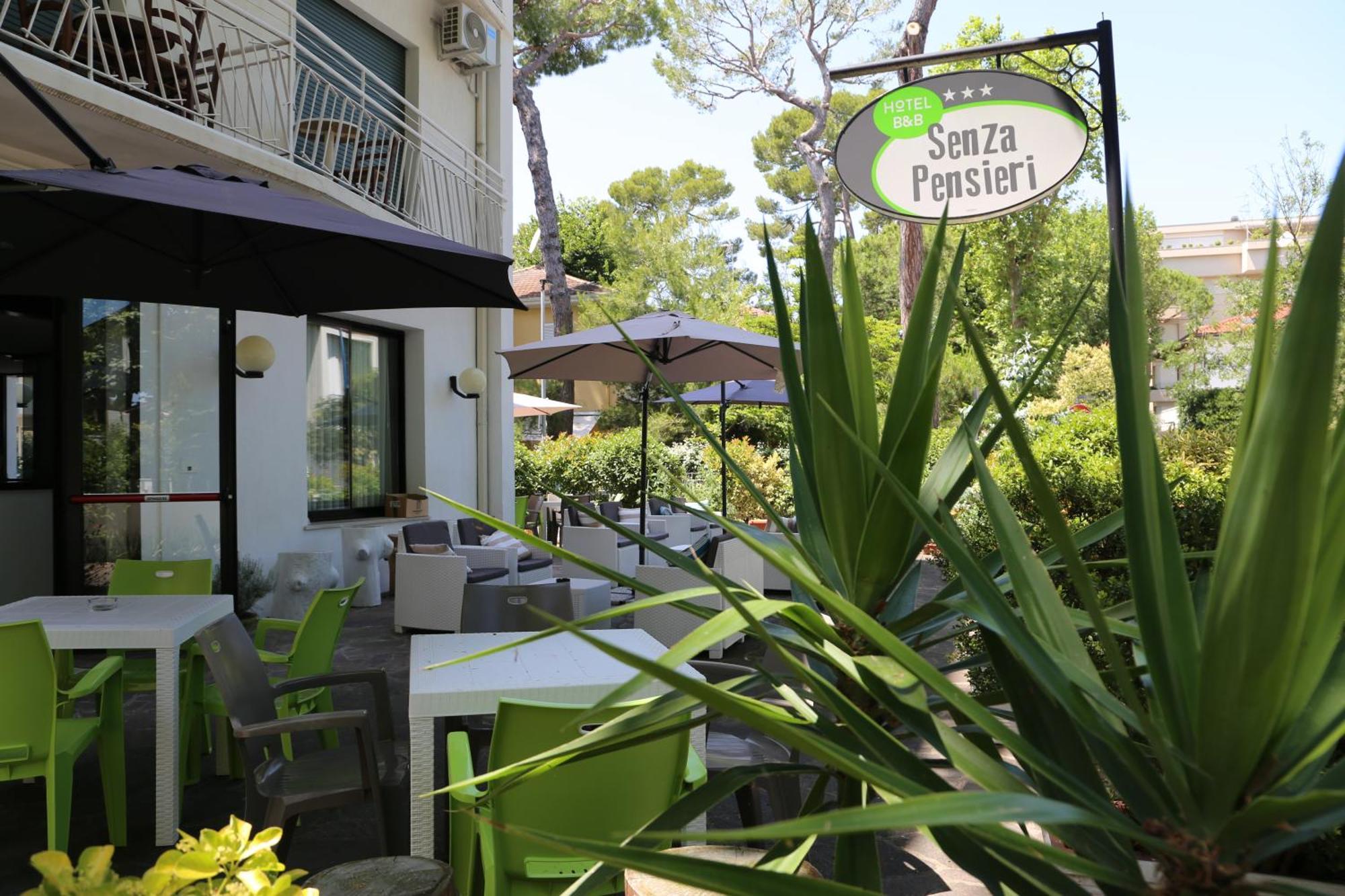 Hotel Senza Pensieri Riccione Kültér fotó
