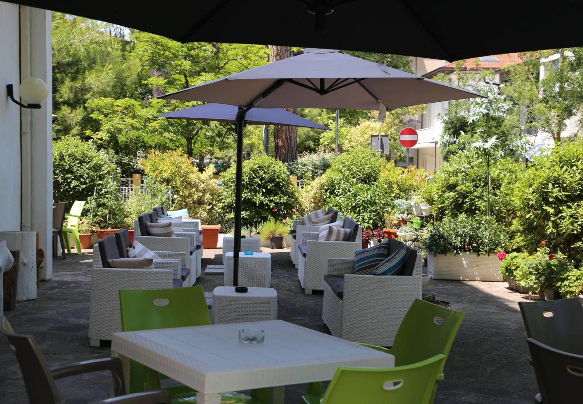 Hotel Senza Pensieri Riccione Kültér fotó