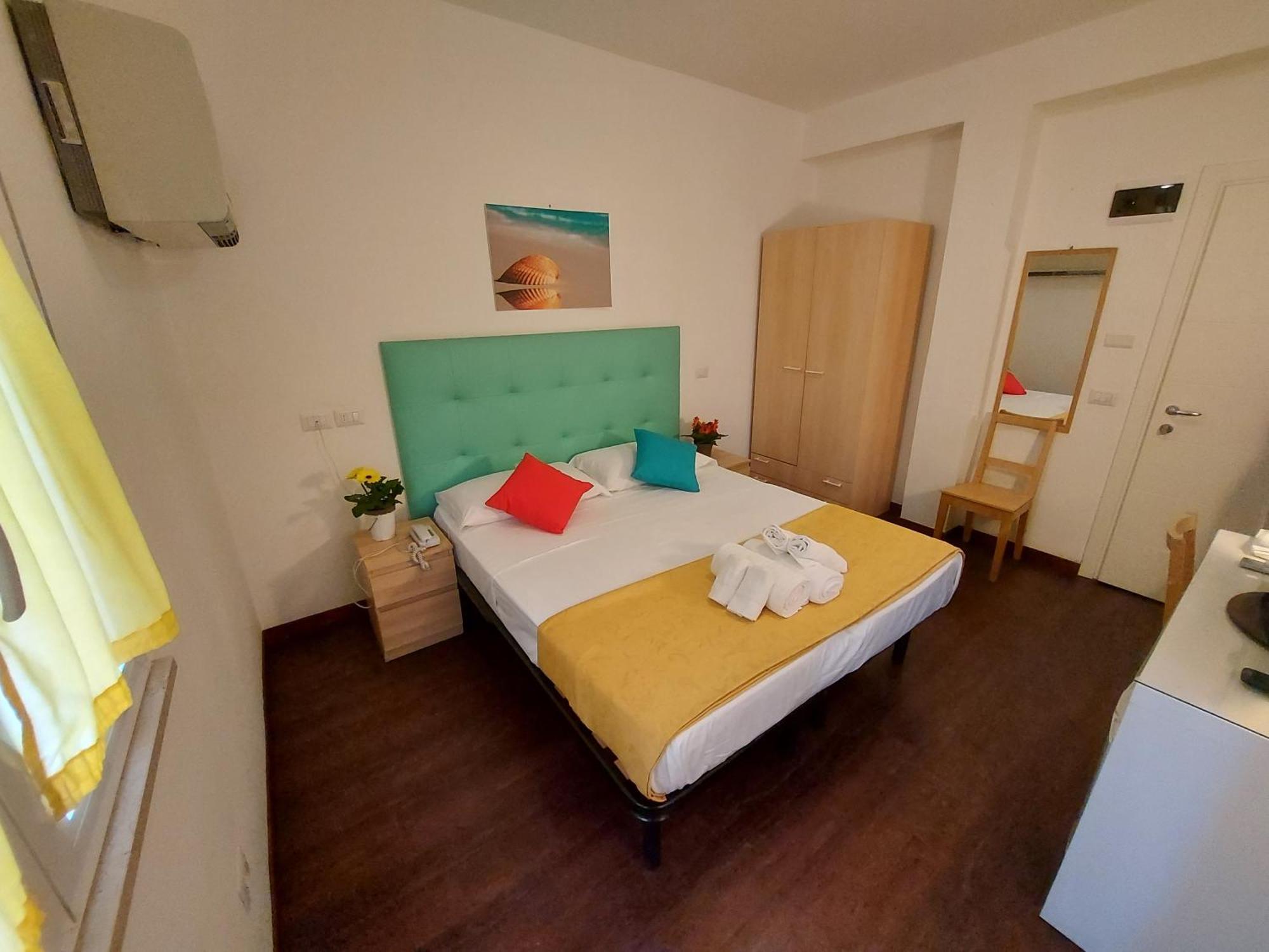 Hotel Senza Pensieri Riccione Szoba fotó